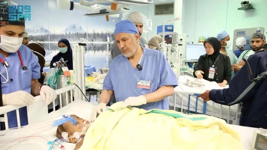بعد جراحة معقدة.. نجاح فصل التوأمين السياميين النيجيريين