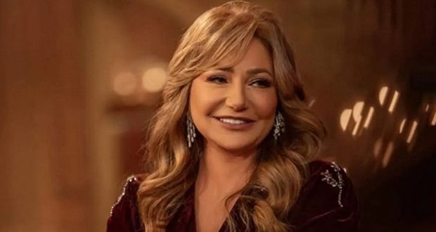 بالصور – هكذا احتفلت ليلى علوي ببدء تصوير فيلمها الجديد