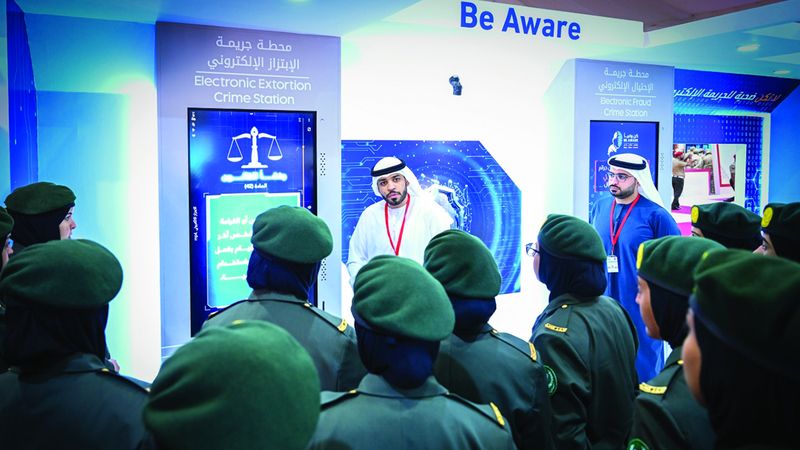 الامارات | محتالون يستهدفون ضحاياهم بـ «التزييف العميق» للأصوات