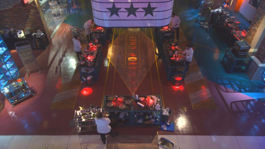 مشتركو TOP CHEF- ALL STARS يبرزون مهاراتهم بتقنية الحرق.. و4 منهم يتأهلون إلى نصف نهائي
