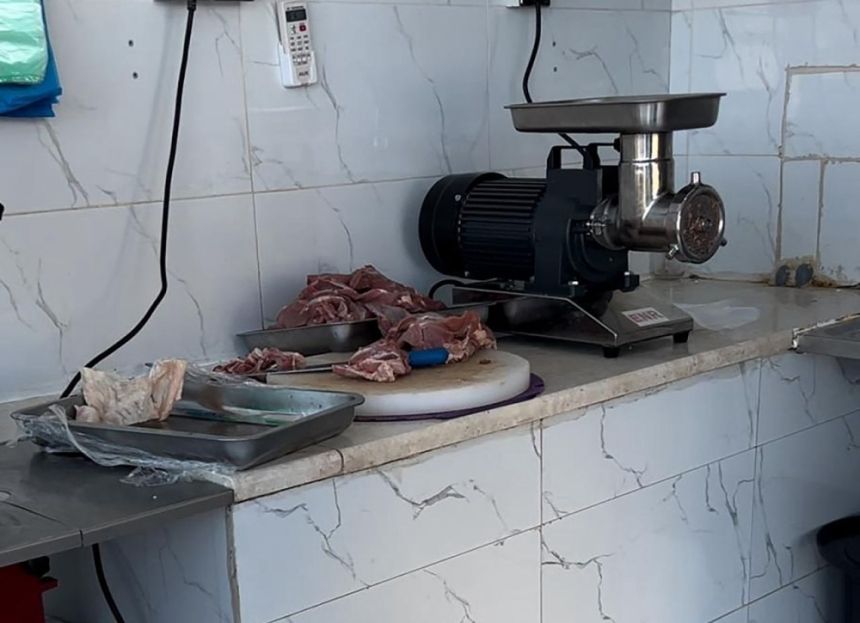 صور.. رصد مخالفات صحية وتجاوزات نظامية خلال جولات بالطائف