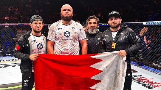 الخليج اليوم .. مقاتل بحريني روسي يتعرض لأول هزيمة في مسيرته (فيديو)