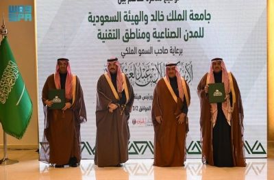 شرطة الرياض توضح الفيديو المتداول حول حادثة الاعتداء على شاب داخل مركبة