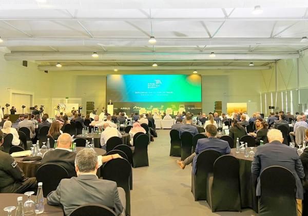 “قمة العرب للطيران” تدعو إلى الاستثمار الاستراتيجي في التكنولوجيا والاستدامة والعمالة الماهرة