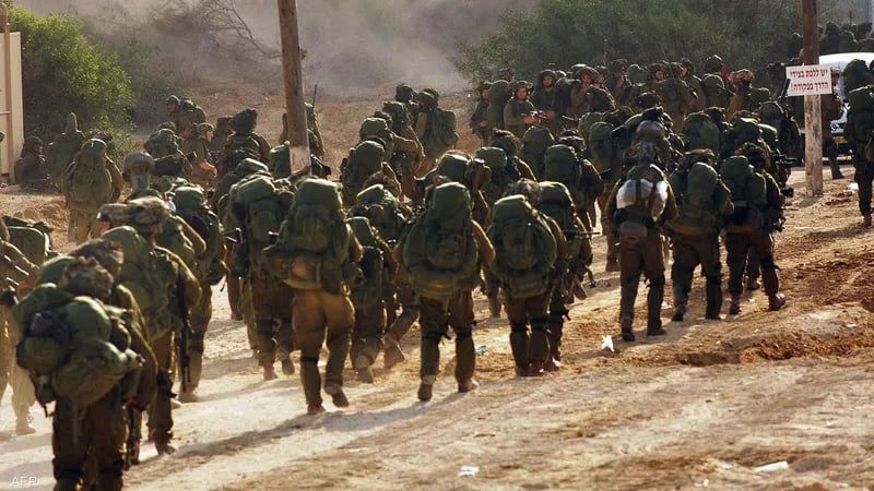 تقرير إسرائيلي: جنود احتياط مسرحون يعرضون عتادهم للبيع على الإنترنت