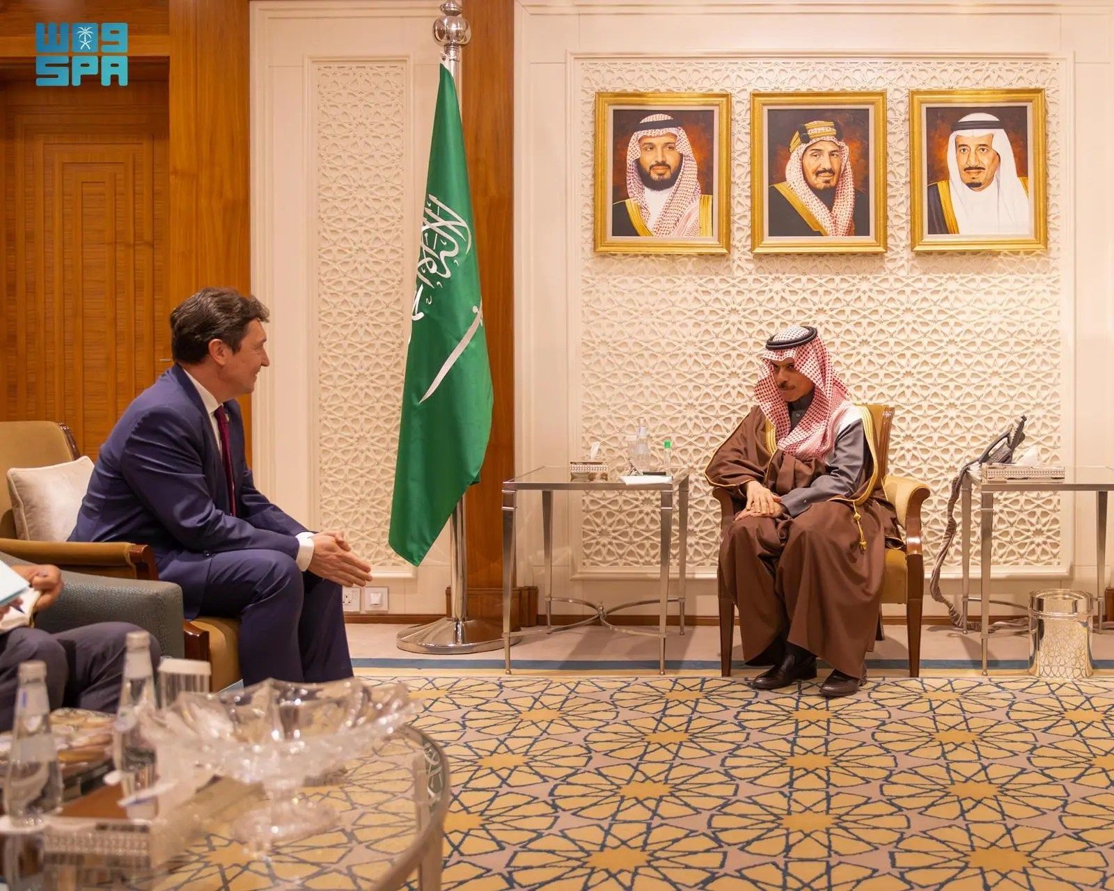 السعودية | وزير الخارجية يستقبل رئيس لجنة الشؤون الخارجية ومجموعة الصداقة الفرنسية الخليجية