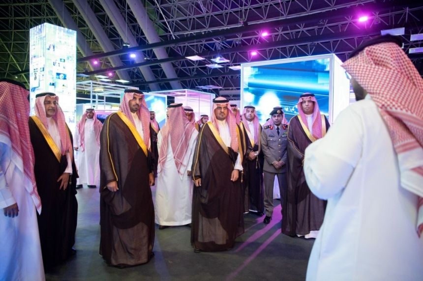 نائب أمير مكة يفتتح «معرض برنامج آمن للتوعية بالأمن السيبراني» بجدة 