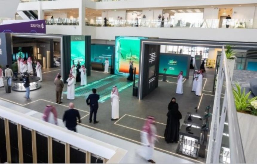 صور.. "الداخلية" تستعرض تقنياتها للتحول الرقمي في "ليب 2024"
