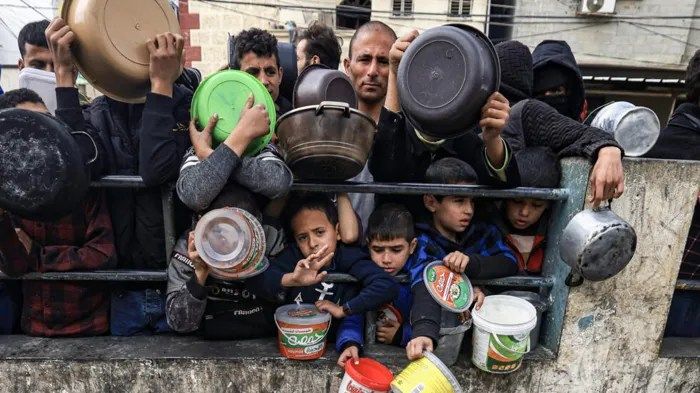 مدير منظمة الصحة العالمية يحذر من الأوضاع الكارثية شمال غزة: الأطفال يموتون جوعا