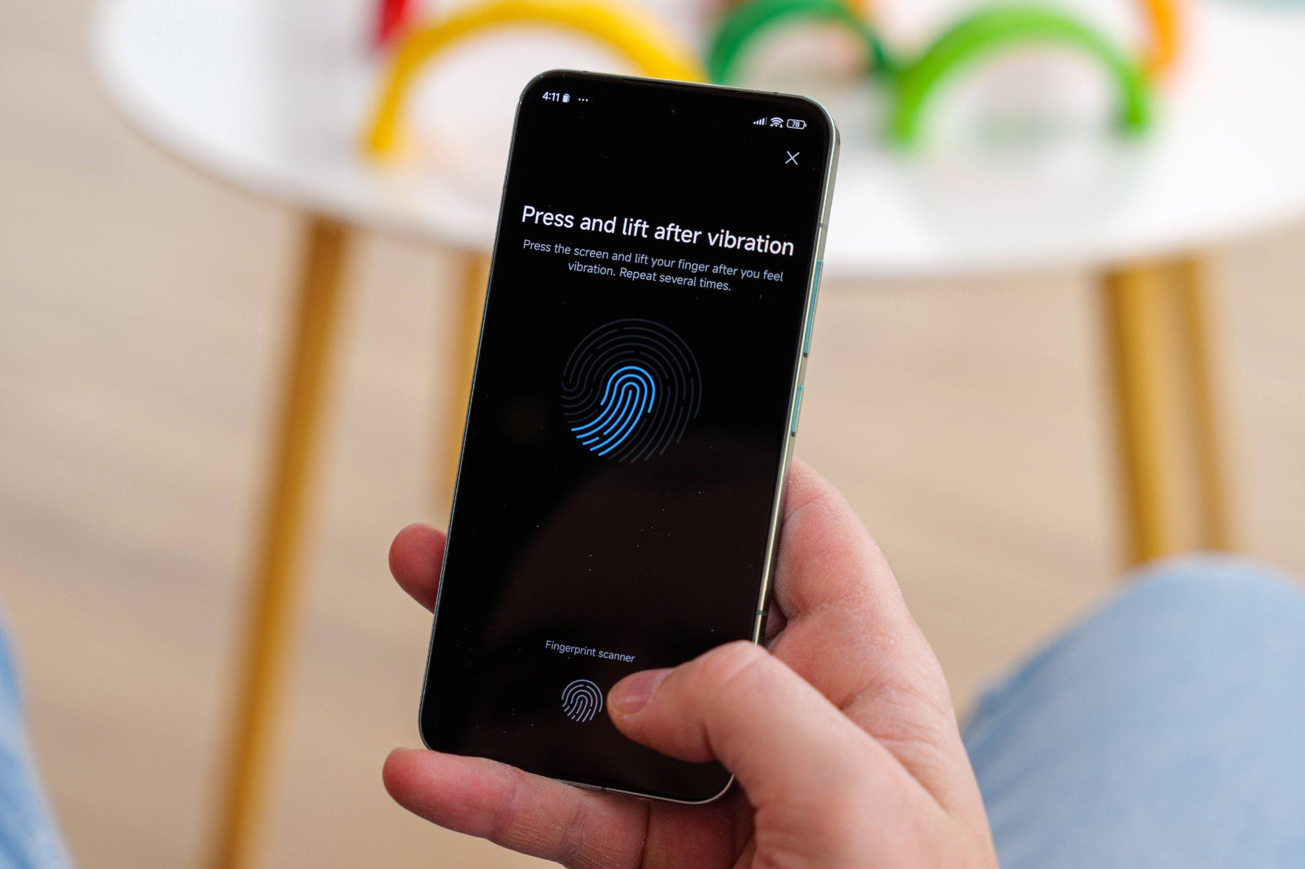 تكنولوجيا: هواتف Xiaomi 15 و OnePlus 13 ستحتوي على مستشعر بصمة بالموجات فوق الصوتية ضمن الشاشة