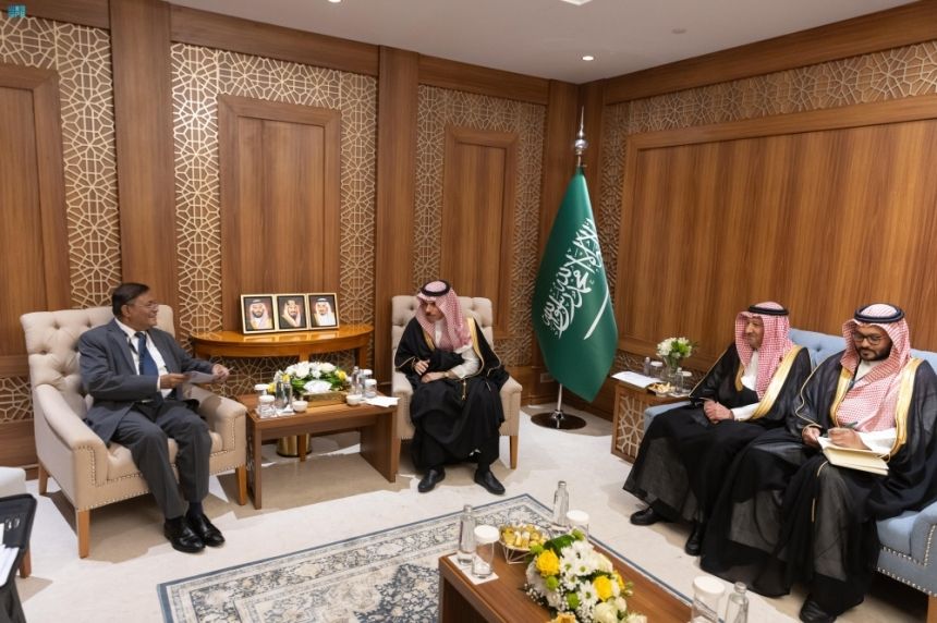 وزير الخارجية يبحث التطورات في غزة مع نظيريه الإيراني والبنغلاديشي