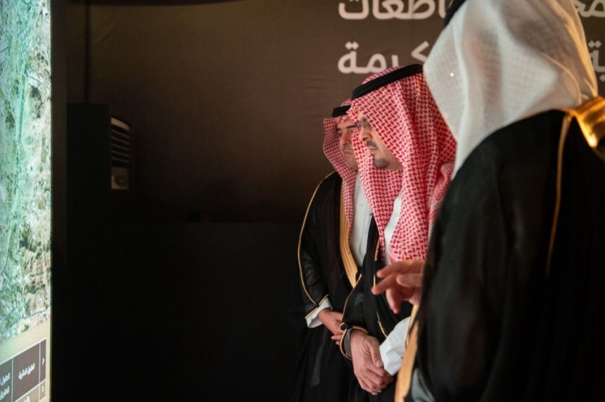 افتتحها نائب أمير المنطقة.. محاور ومسارات لتسهيل الحركة المرورية بمكة