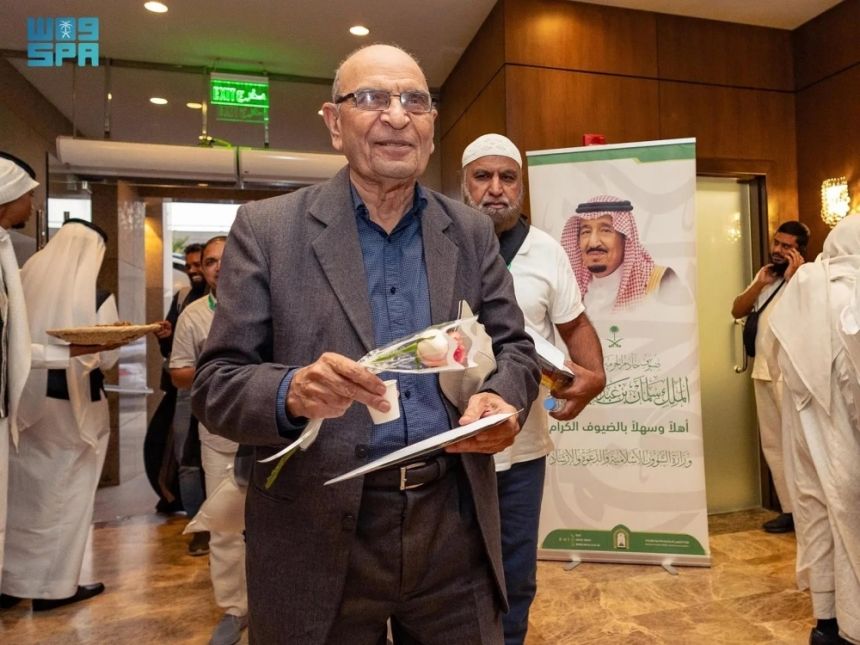 ضيوف "برنامج خادم الحرمين" يصلون إلى المدينة المنورة