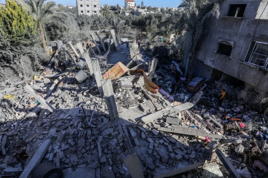 استشهاد 29 فلسطينيًا جراء القصف الإسرائيلي على خان يونس