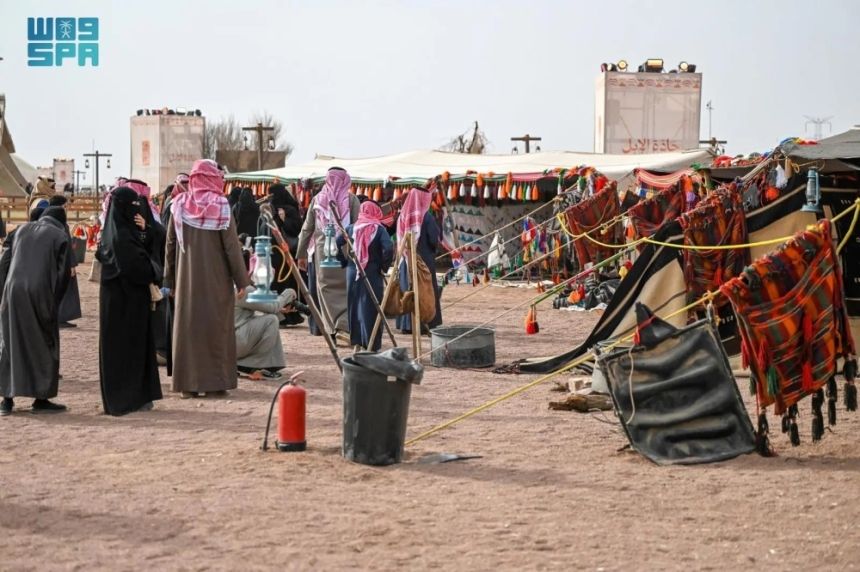 حائل.. "جادة الإبل" يجذب 300 ألف زائر من داخل المملكة وخارجها