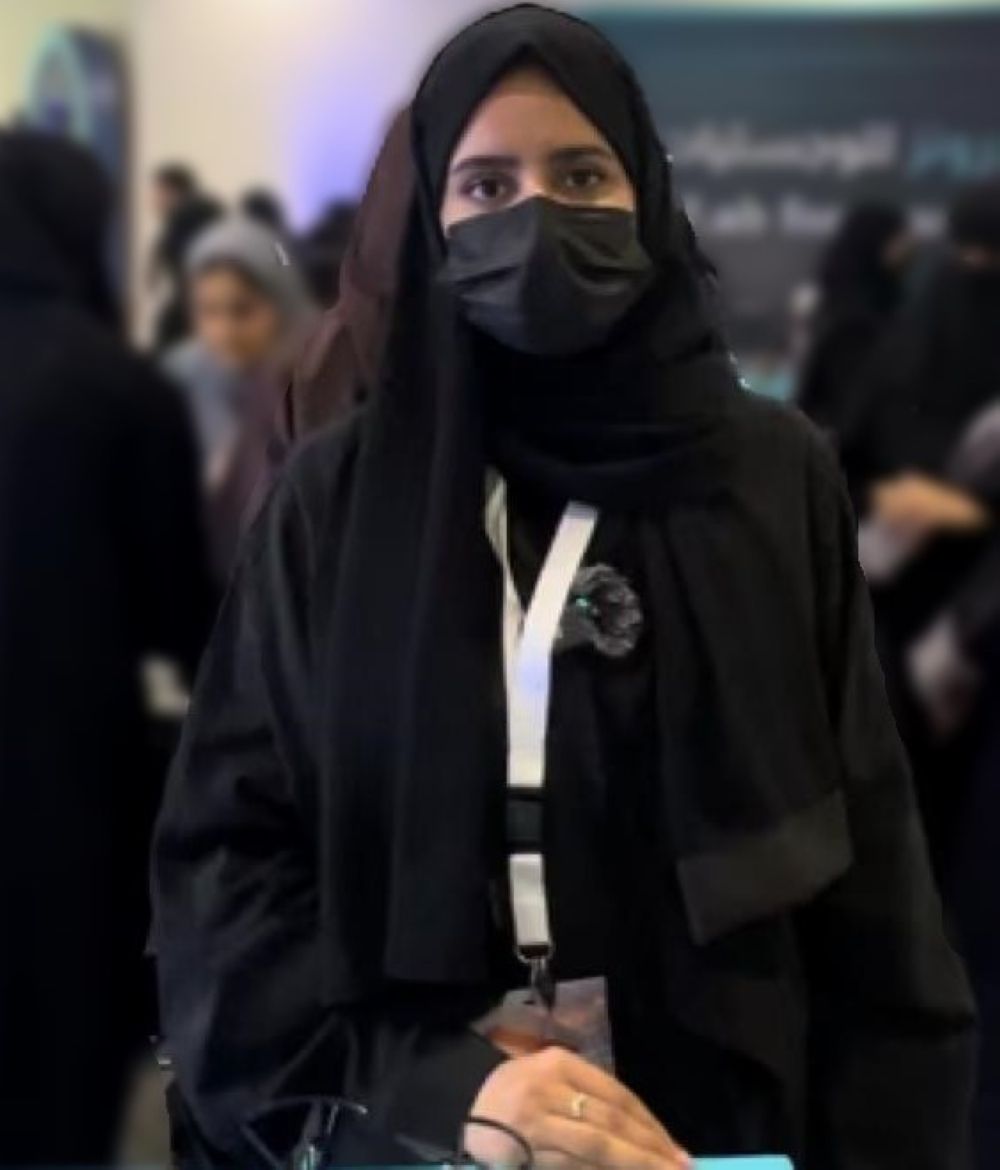 مختصون لـ"اليوم ": الإفراط باستخدام التقنية في التعليم يقلل الإبداع.. والدمج مع الورقي هو الحل