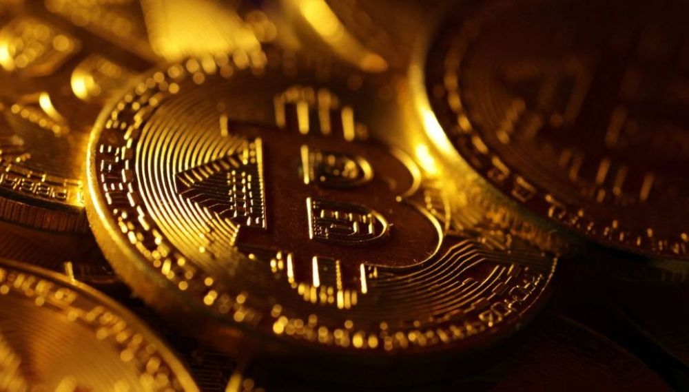 هل يستمر ارتفاع بيتكوين بعد وصولها لقيمة سوقية قياسية؟