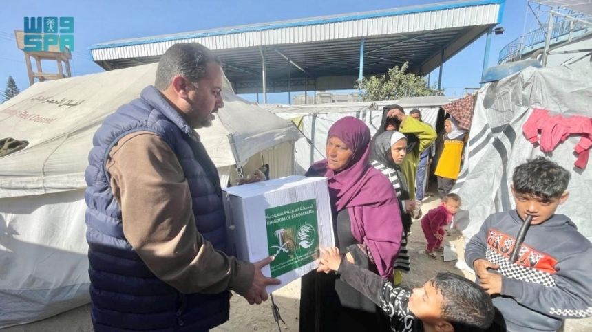 إغاثة الشعب الفلسطيني.. المملكة تواصل توزيع المساعدات في غزة