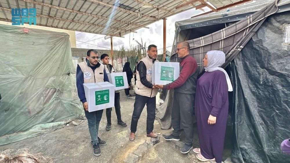 المملكة تواصل توزيع المساعدات الغذائية والإيوائية في غزة
