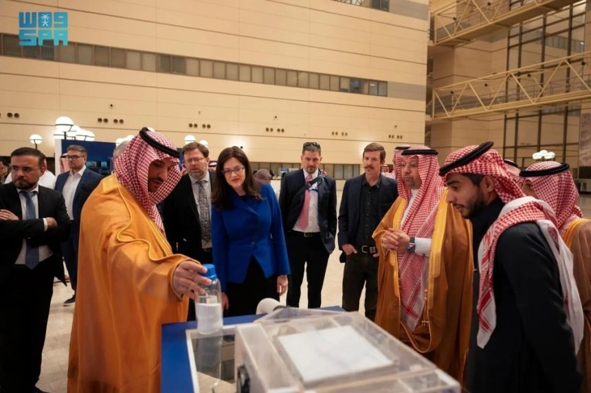 الرياض.. اجتماع  لتعزيز التعاون السعودي الأمريكي في "الاتصالات المستقبلية"