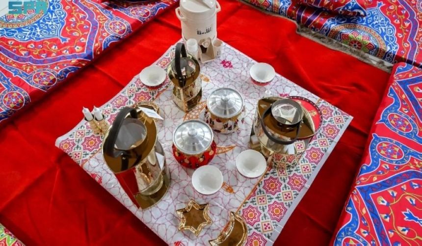 برسوم تراثية رائعة.. سوق الأواني المنزلية بالباحة ينتعش قبيل رمضان