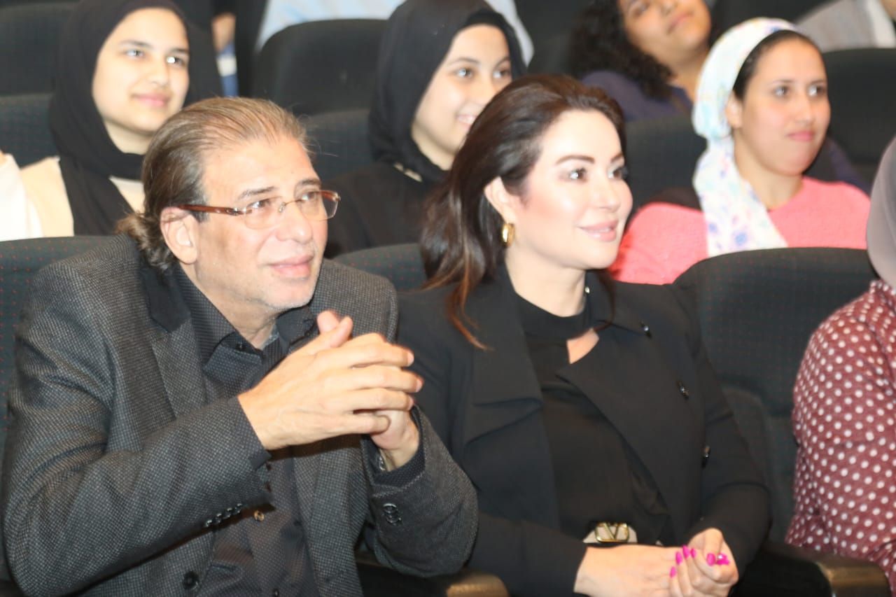 نجوم الفن والإعلام يشاهدون "حكايات تاء مربوطة" بنقابة الصحفيين.. صور