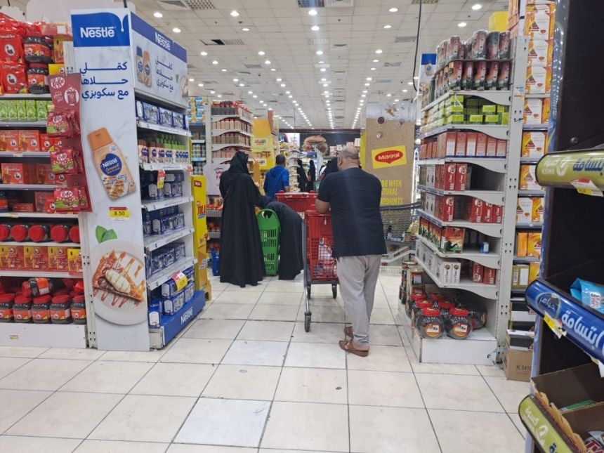 "مقاضي رمضان".. الأسواق تختنق بمتسوقي اللحظات الأخيرة