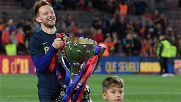 راكيتيتش يعلق على مستويات برشلونة