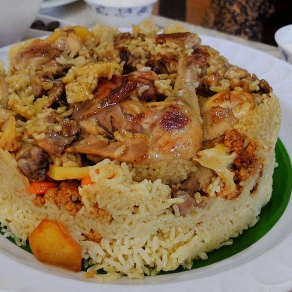 طريقة عمل مقلوبة الدجاج بالبطاطس والباذنجان.. أكلات رمضانية 2024