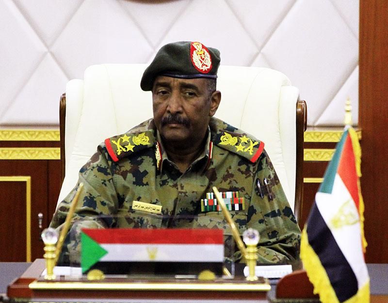 رئيس مجلس السيادة القائد العام للقوات المسلحة الفريق أول ركن عبدالفتاح البرهان يهنئ بحلول شهر رمضان