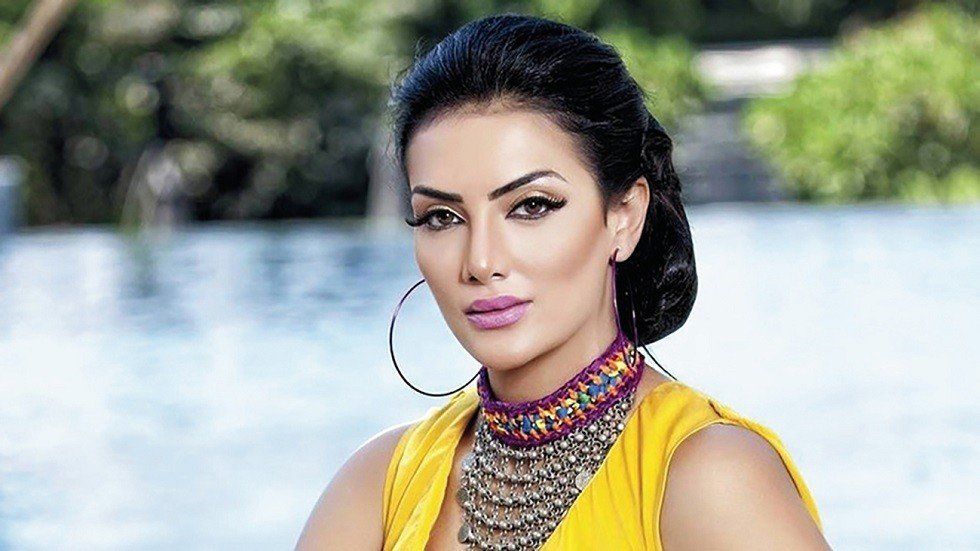 حورية فرغلي تشارك متابعيها صورة لها وعبارة حزينة والجمهور يتعاطف معها