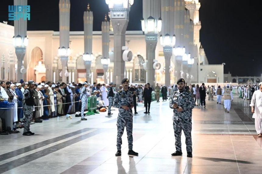 "أمن المسجد النبوي".. جهود إنسانية وتنظيمية لراحة وسلامة المصلين