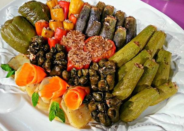ماذا يحدث لجسمك عند تناول المحشي بعد الصيام؟
