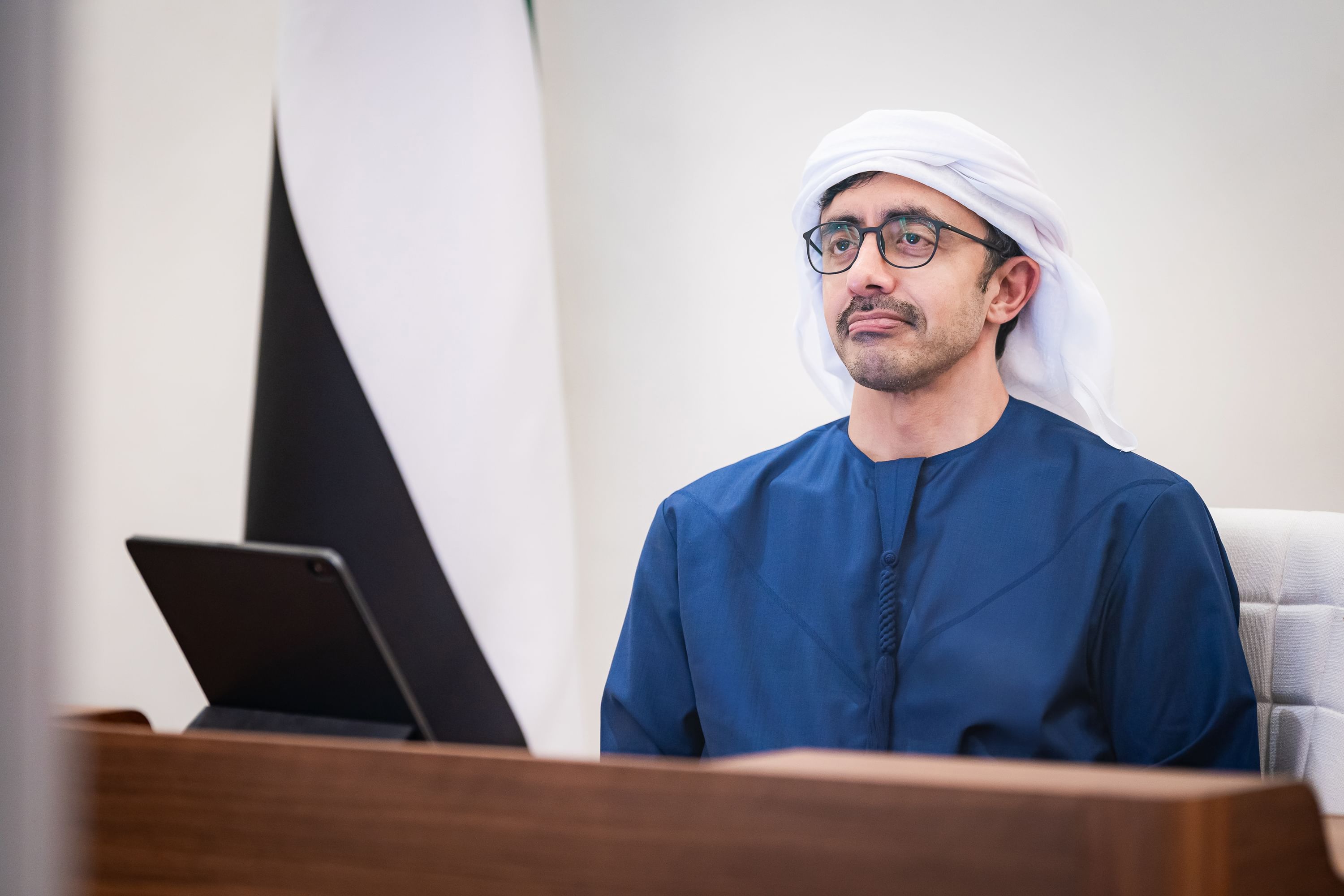 الامارات | عبدالله بن زايد يشارك في الاجتماع الوزاري حول مبادرة الممر البحري لإيصال المساعدات الإنسانية إلى غزة