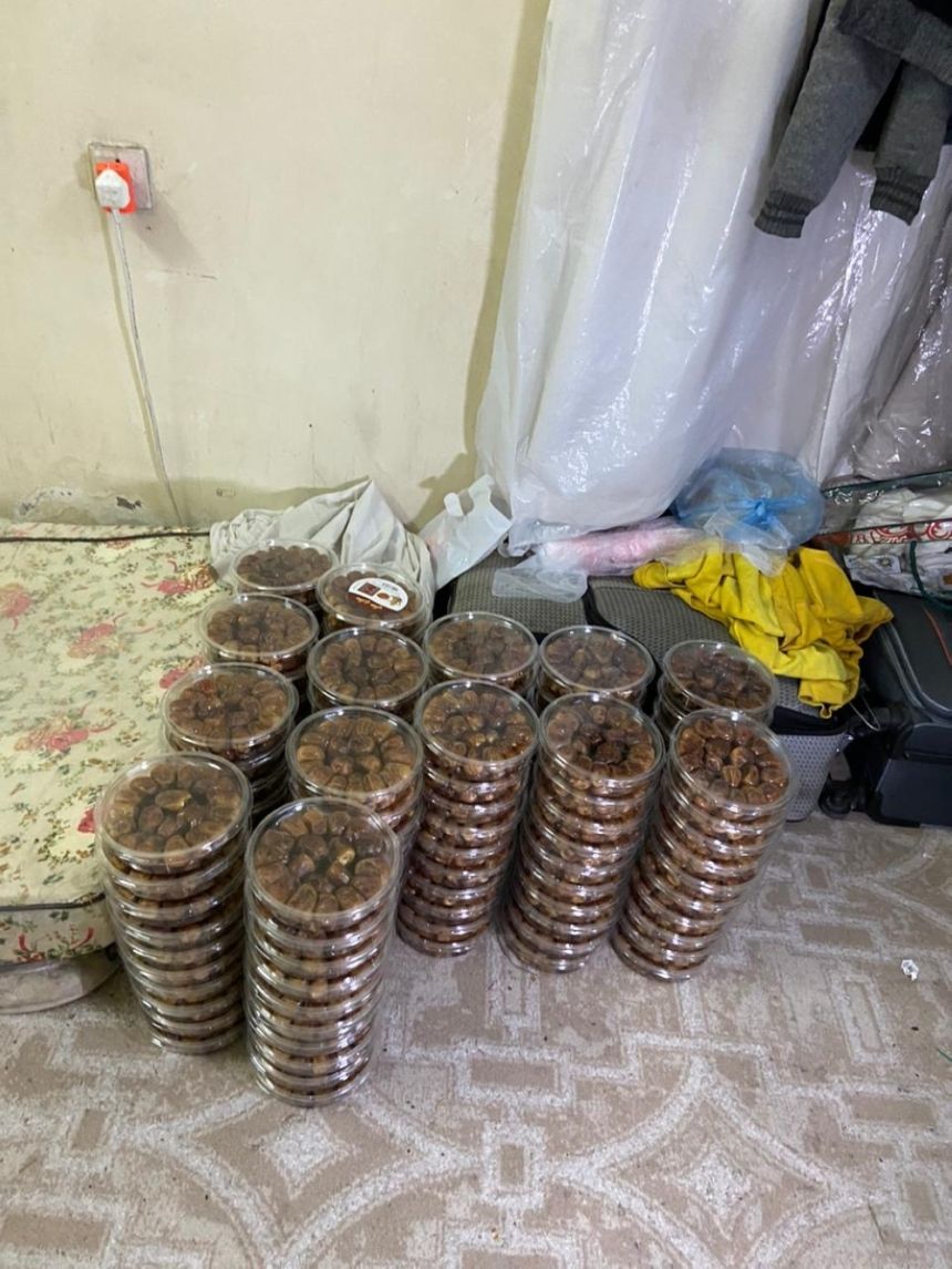 الرياض.. كمين الـ3 فجرًا يقود لضبط عمالة تمارس الغش بتعبئة التمور