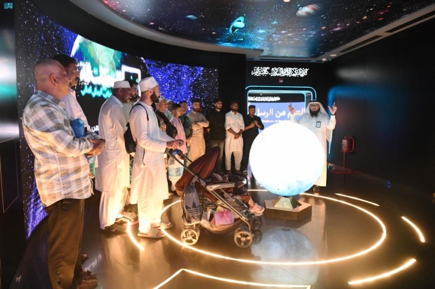 الإسلام في ثوبه الجميل.. عروض نوعية وتقنية بمعرض السيرة النبوية