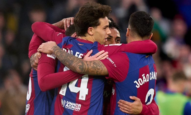 جماهير أتلتيكو مدريد تحرق قميص نجم برشلونة.. فيديو