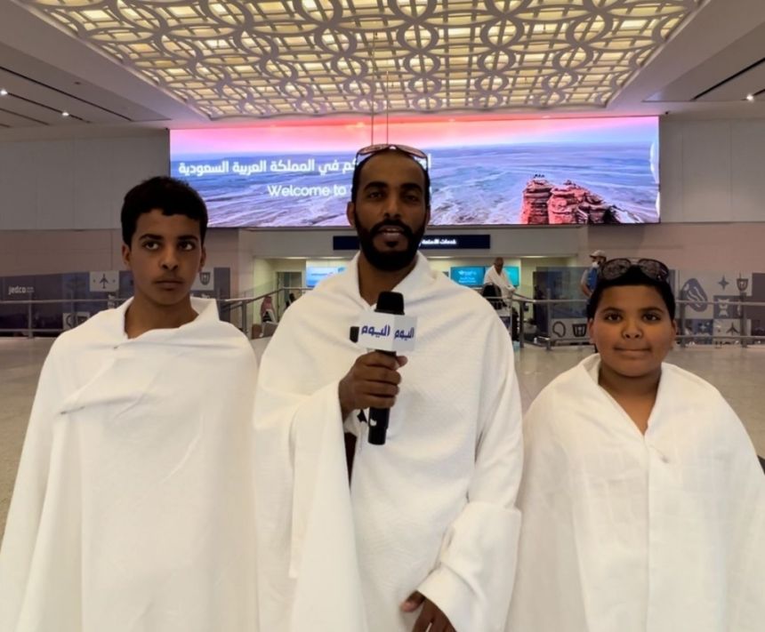 معتمرون لـ"اليوم": تسهيلات الوصول عظيمة وتقرب مسافات المشتاقين للحرم