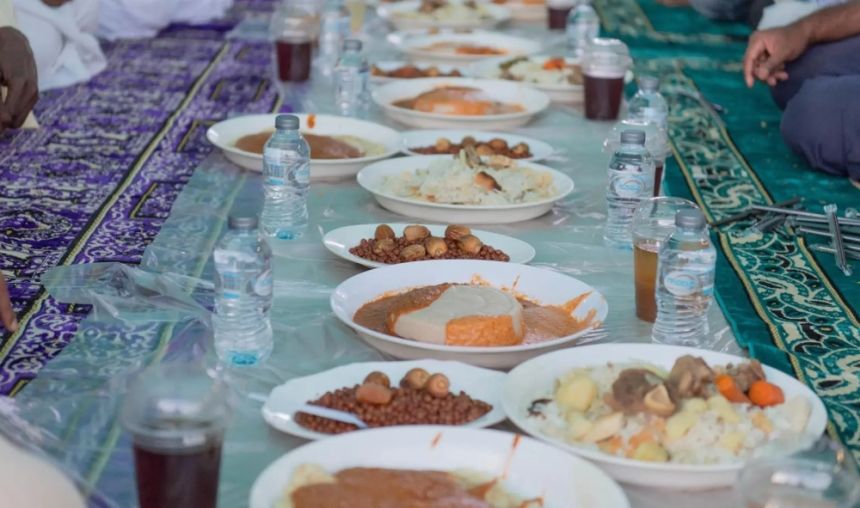 روحانية رمضان تجمع المقيمين في الحدود الشمالية عبر "المخيمات الرمضانية"