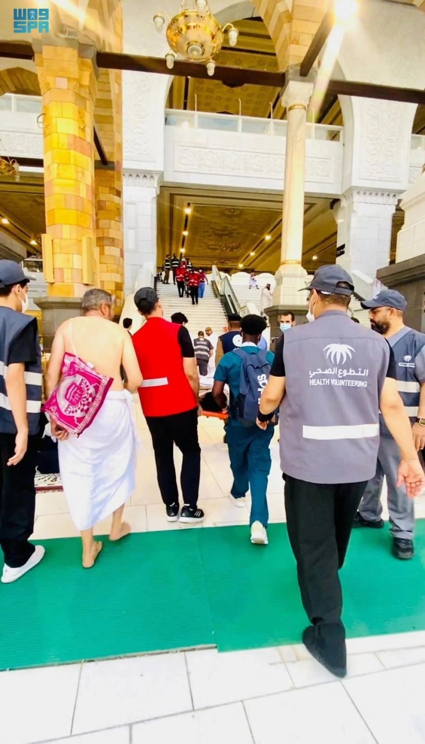 170 متطوّعًا ومتطوعة.. تفاصيل جهود الصحة بالحرم المكي وقطار الحرمين