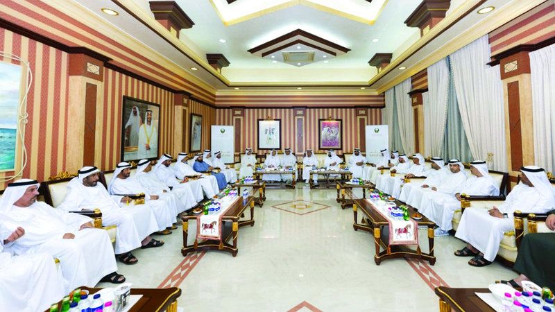 الامارات | تحديات تواجه الأسرة في حماية أبنائها من أخطار العالم الافتراضي