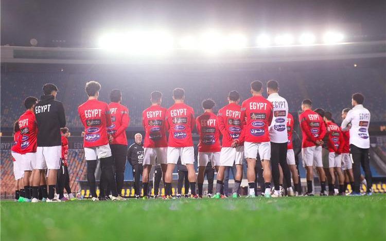 مفاجأة.. استبعاد نجم الاهلي من تدريبات منتخب مصر
