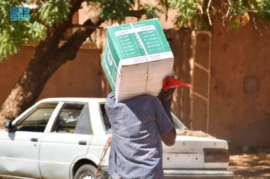 مركز الملك سلمان للإغاثة يوزع آلاف السلال الغذائية في 3 دول