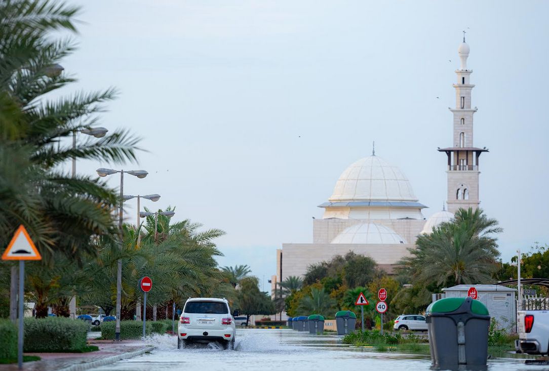 الامارات | بلدية عجمان تستعد للتعامل مع المنخفض الجوي ب16 فريق عمل