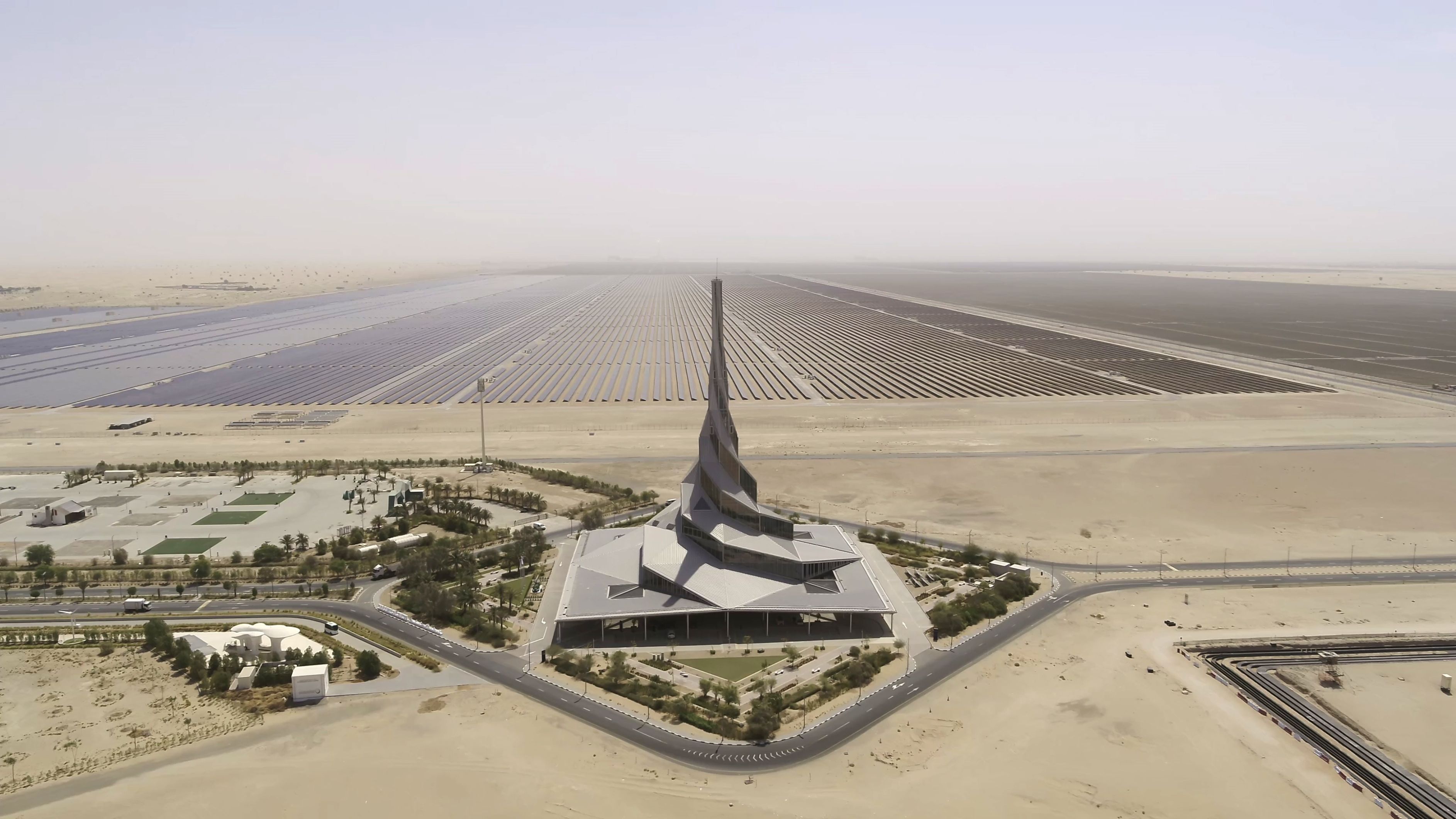 الامارات | هيئة كهرباء ومياه دبي تؤكد التزامها بتوفير خدمات طاقة ومياه موثوقة