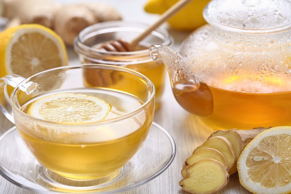 فوائد وشرح طريقة عمل شاي الزنجبيل بالعسل