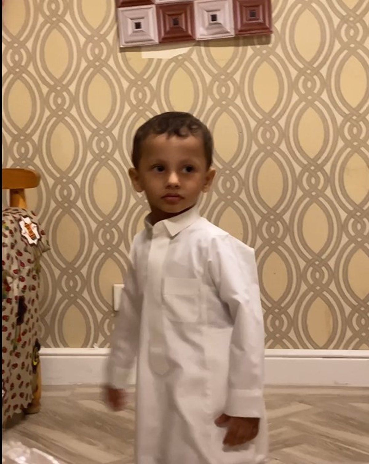 من الإعاقة إلى المشي على قدمَيْه.. شاهد فرحة ذوي يوسف مجرشي بعد علاجه