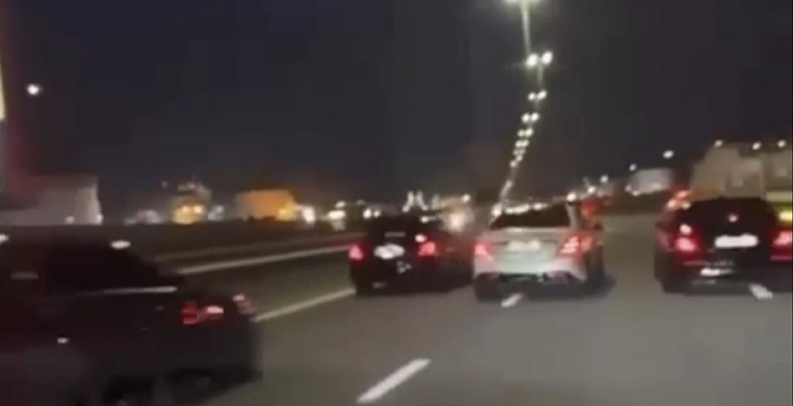 الامارات | شرطة الفجيرة تضبط عدداً من السائقين قادوا مركباتهم بطيش وتهور