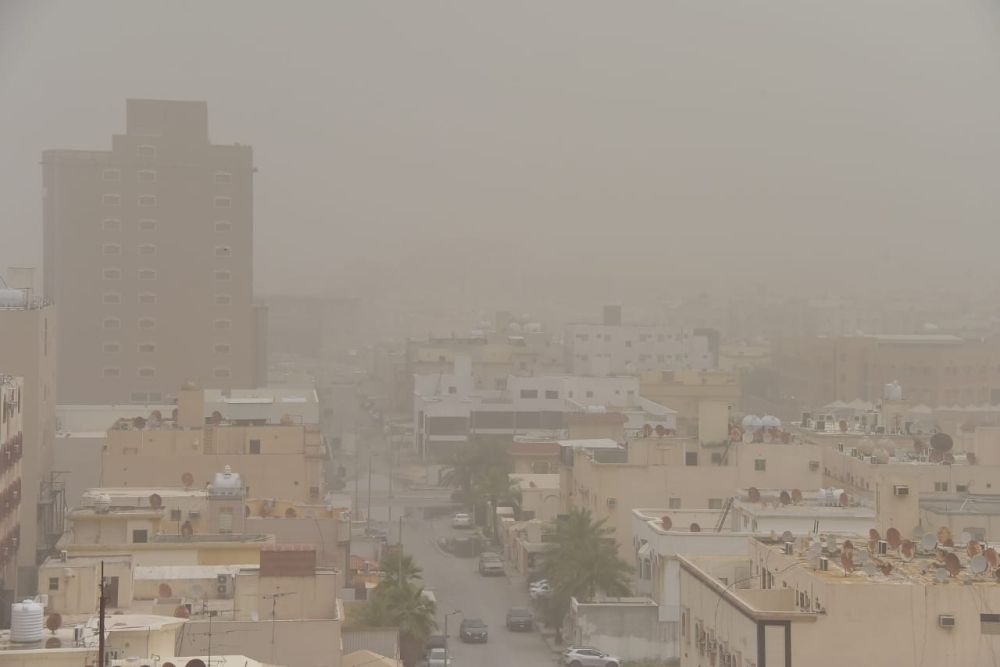 "الأرصاد": رياح وأتربة على حائل وأمطار متوسطة على جازان