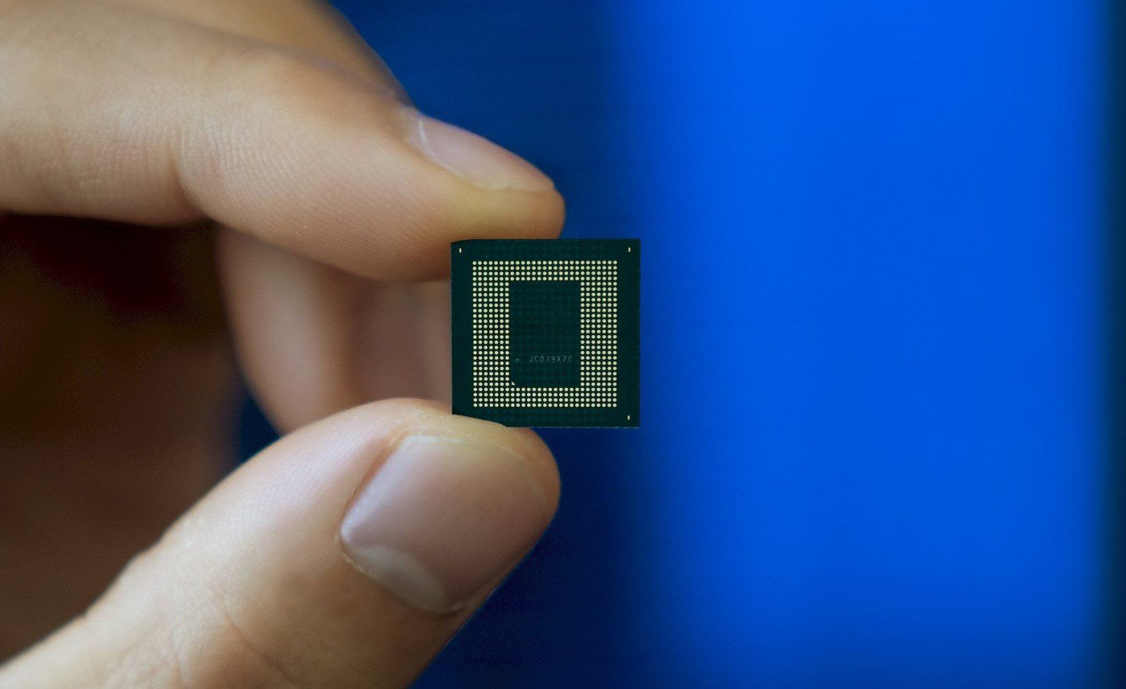تكنولوجيا: الصين تريد حظر شرائح Intel و AMD ونظام Windows من أجهزة الحواسب الحكومية